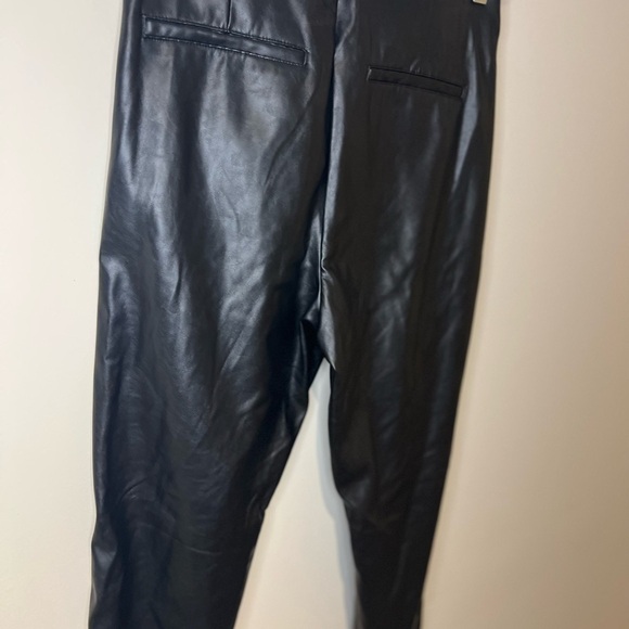Old Navy Faux Leather Straight Leg Ankle Length Slacks - Size 10 in Jet Black - Picture 10 of 10